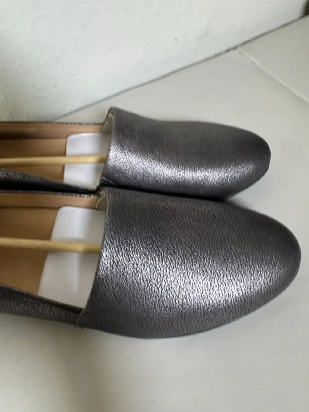 Dansko Womens Gray Metallic Leather Flat Slip-On Loafers Shoes Size 12 EU 42